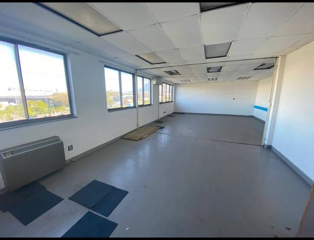 5,500M² WAREHOUSE TO LET IN MAITLAND